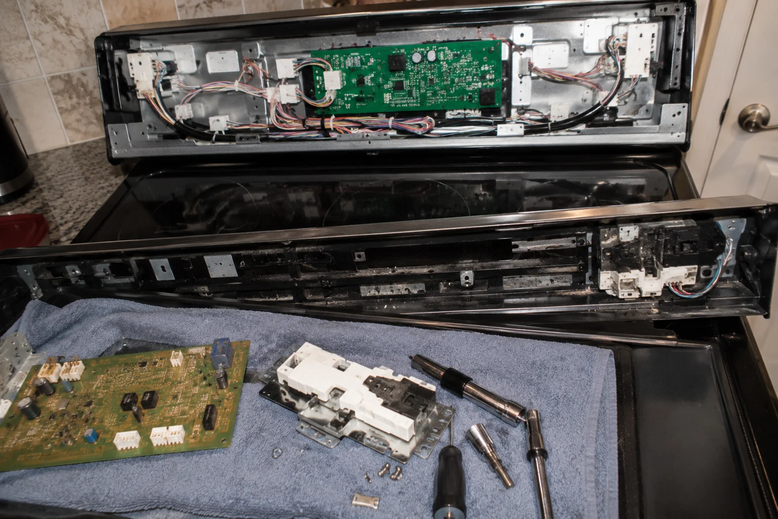 Samsung electric range repair in Huntington